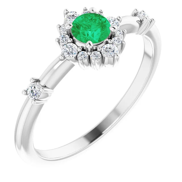 women Diamond Engagement Ring - Emerald ring details