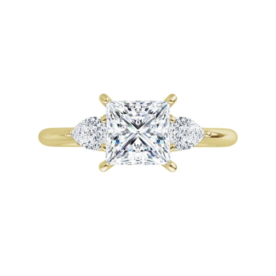 360 Video for Jordan’s Tranquil 1 CT Trio Princess & Pear Three-Stone Ring Set in Yellow Gold